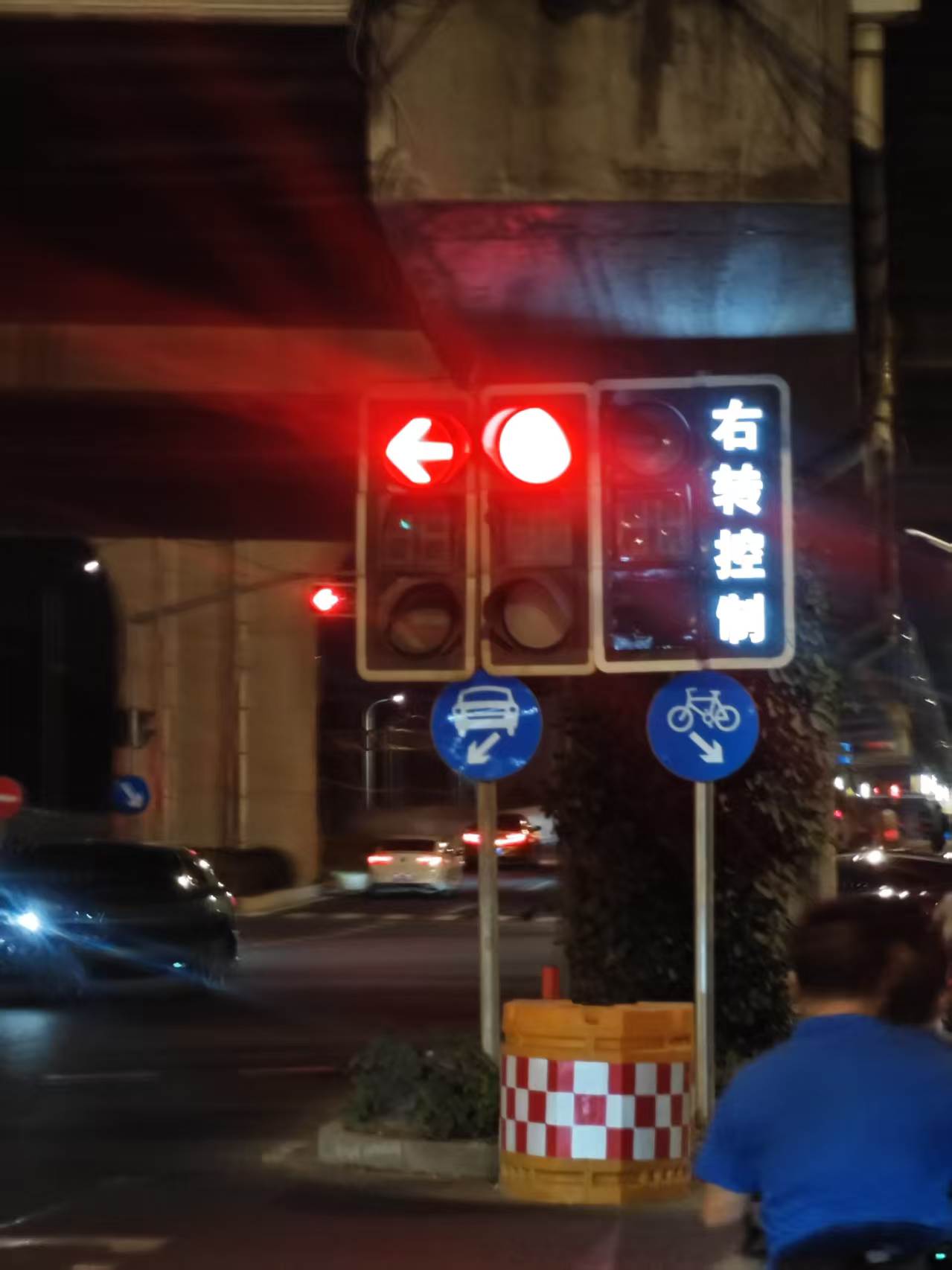 很人性化的右转灯提示